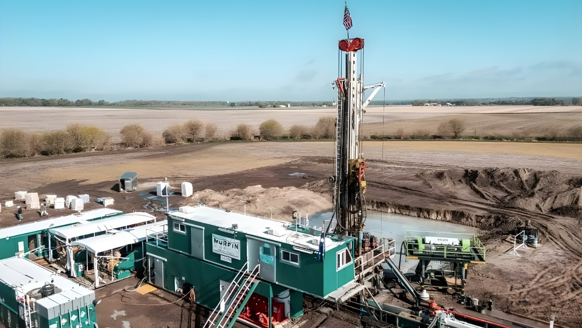 Hydrogen exploration rig operating on a rural Kansas drilling site.